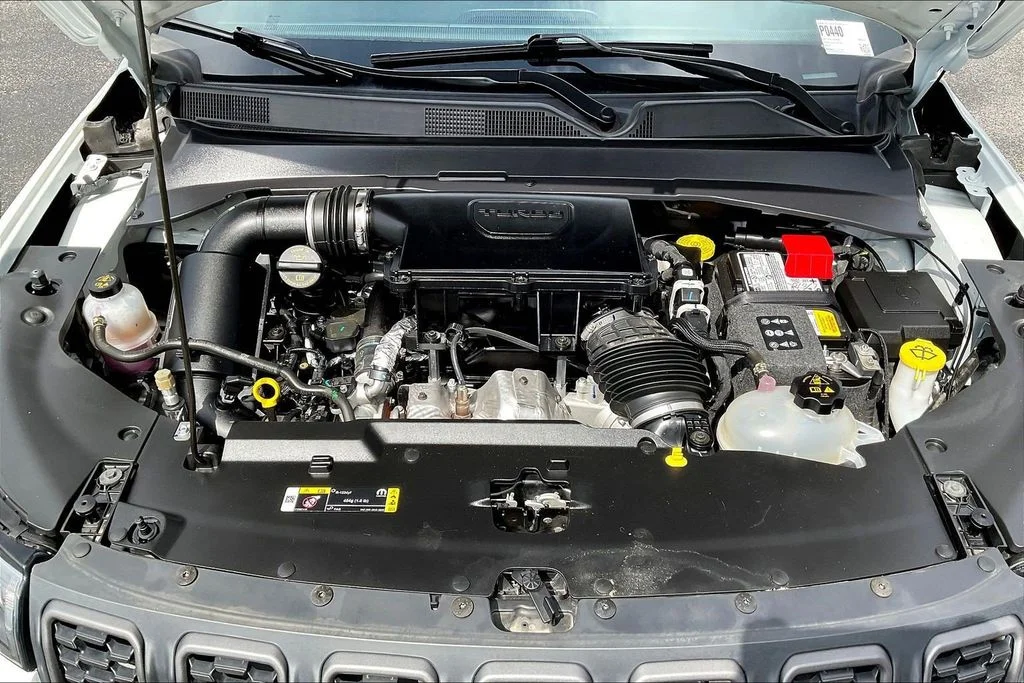 Used 2025 White Jeep Trailhawk image 33