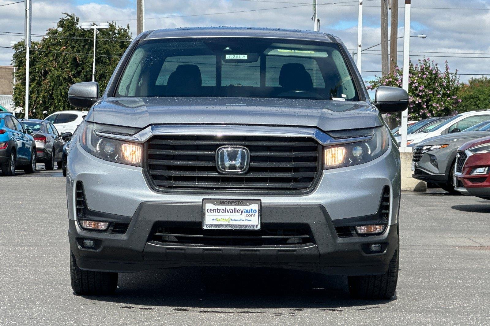 Used 2023 Lunar Silver Metallic Honda RTL image 9