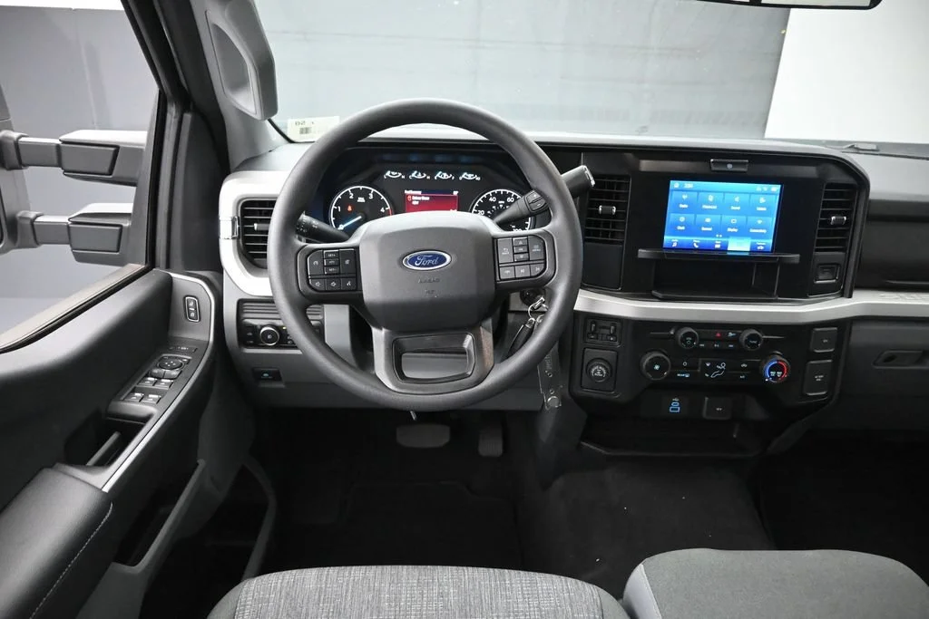 New 2026 Oxford White Ford XLT image 15