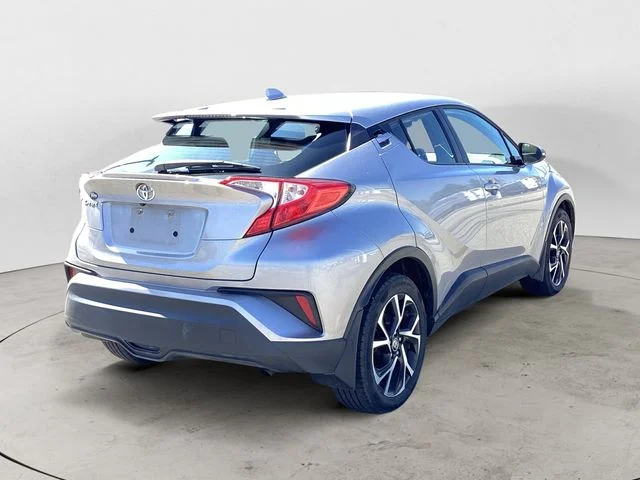 Used 2020 Silver Toyota XLE image 5