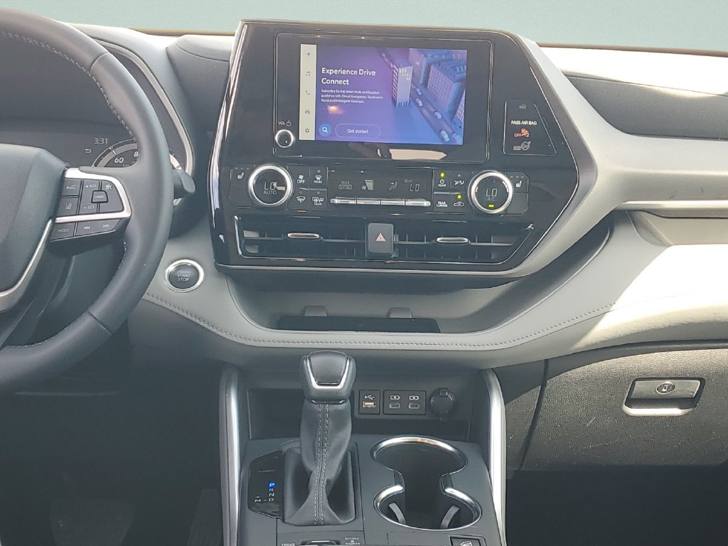 Used 2025 Silver Toyota XLE image 15