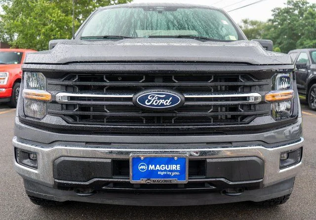 Used 2025  Ford XLT image 3