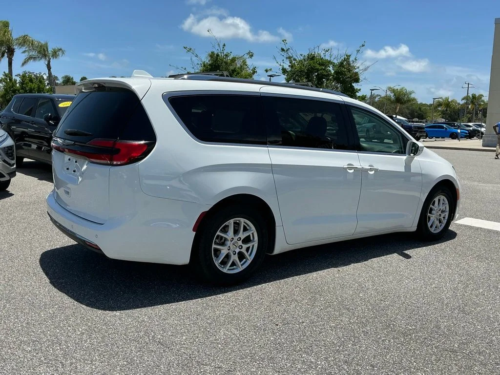 Used 2021 White Chrysler Touring L image 7
