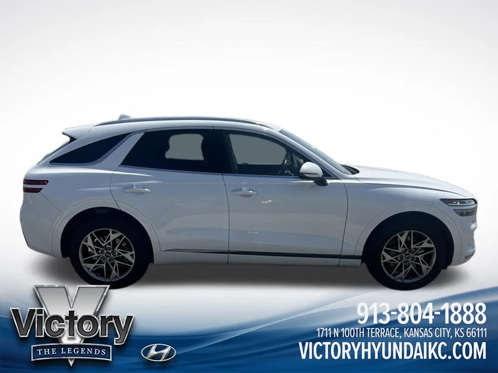 Used 2025 White Genesis 2.5T image 6
