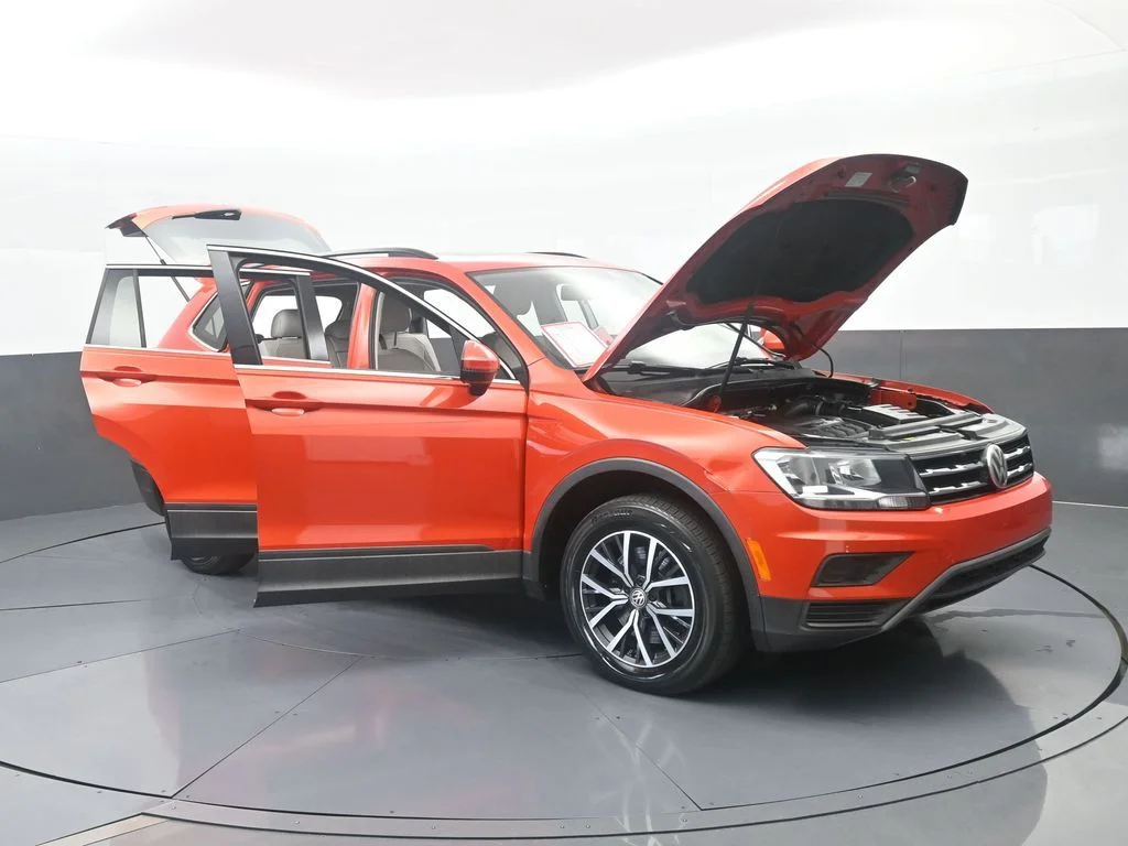 Used 2019 Orange Metallic Volkswagen 2.0T SE image 72
