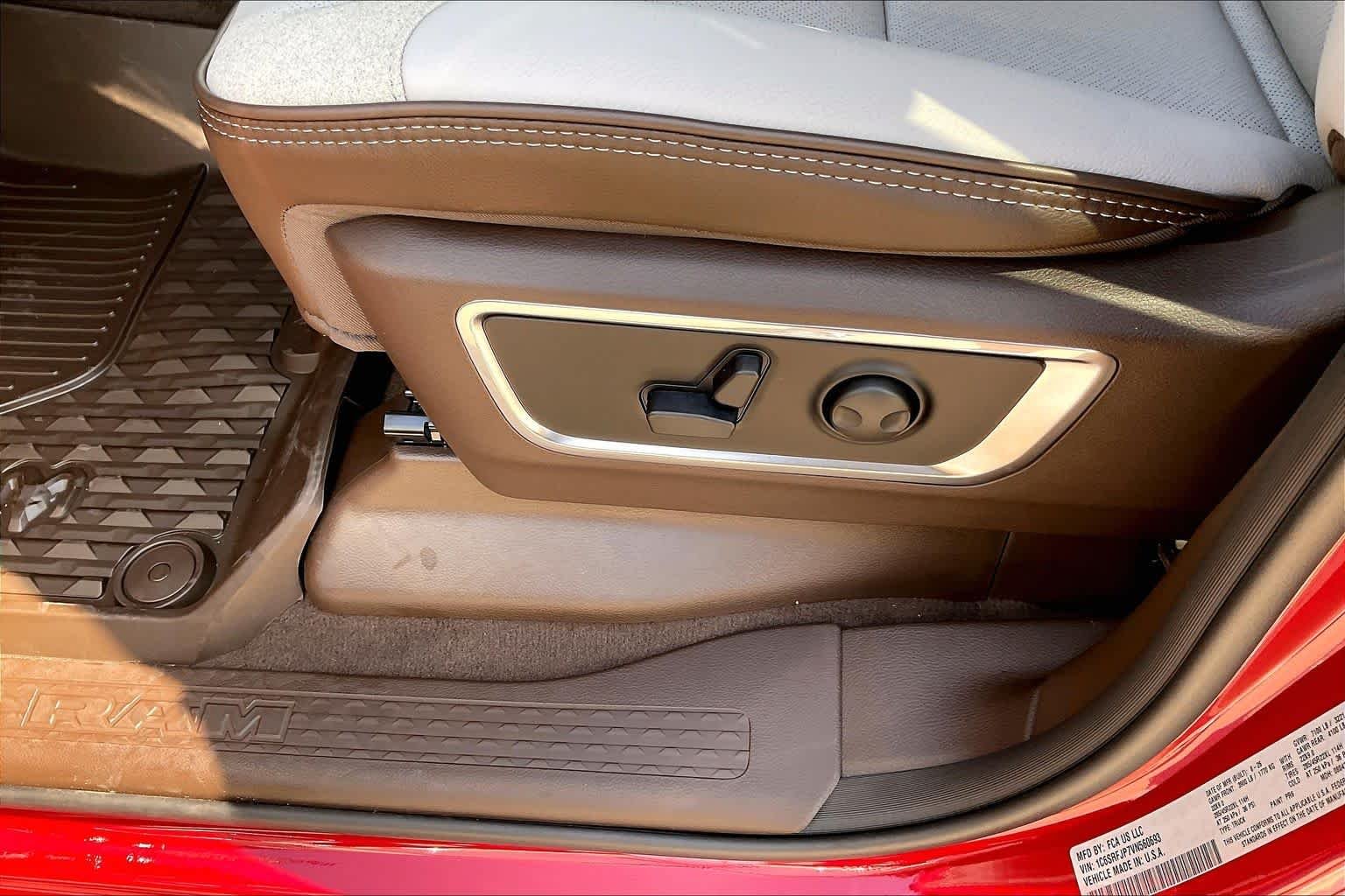 New 2027 Molten Red Pearl-Coat Exterior Paint RAM Laramie image 17