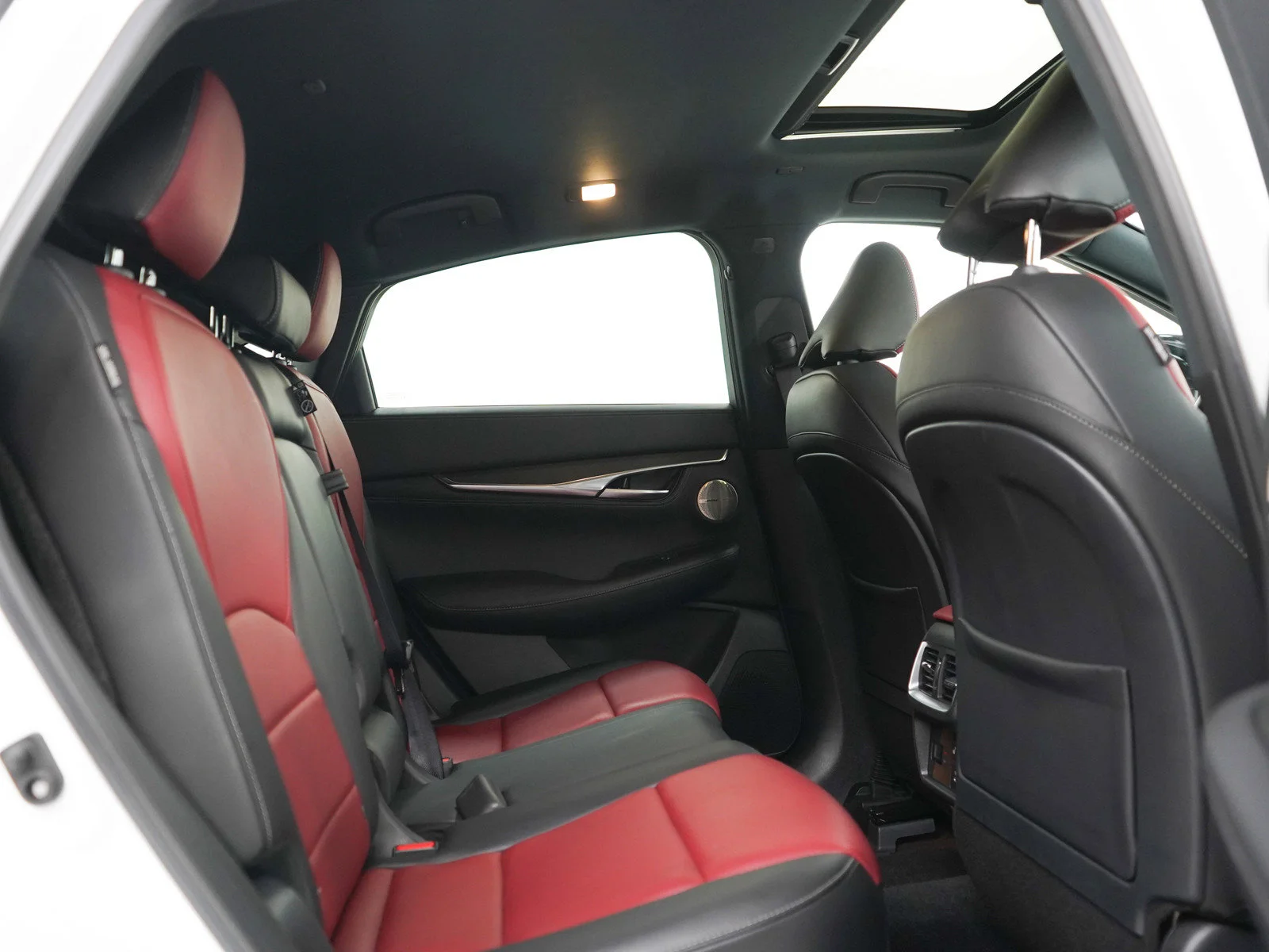 Used 2025 Radiant White INFINITI SENSORY image 12