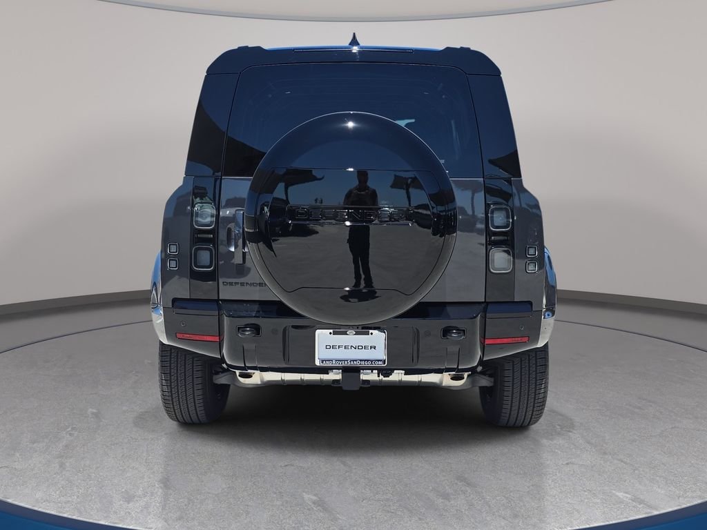 New 2026 Carpathian Grey Land Rover X-Dynamic SE image 6