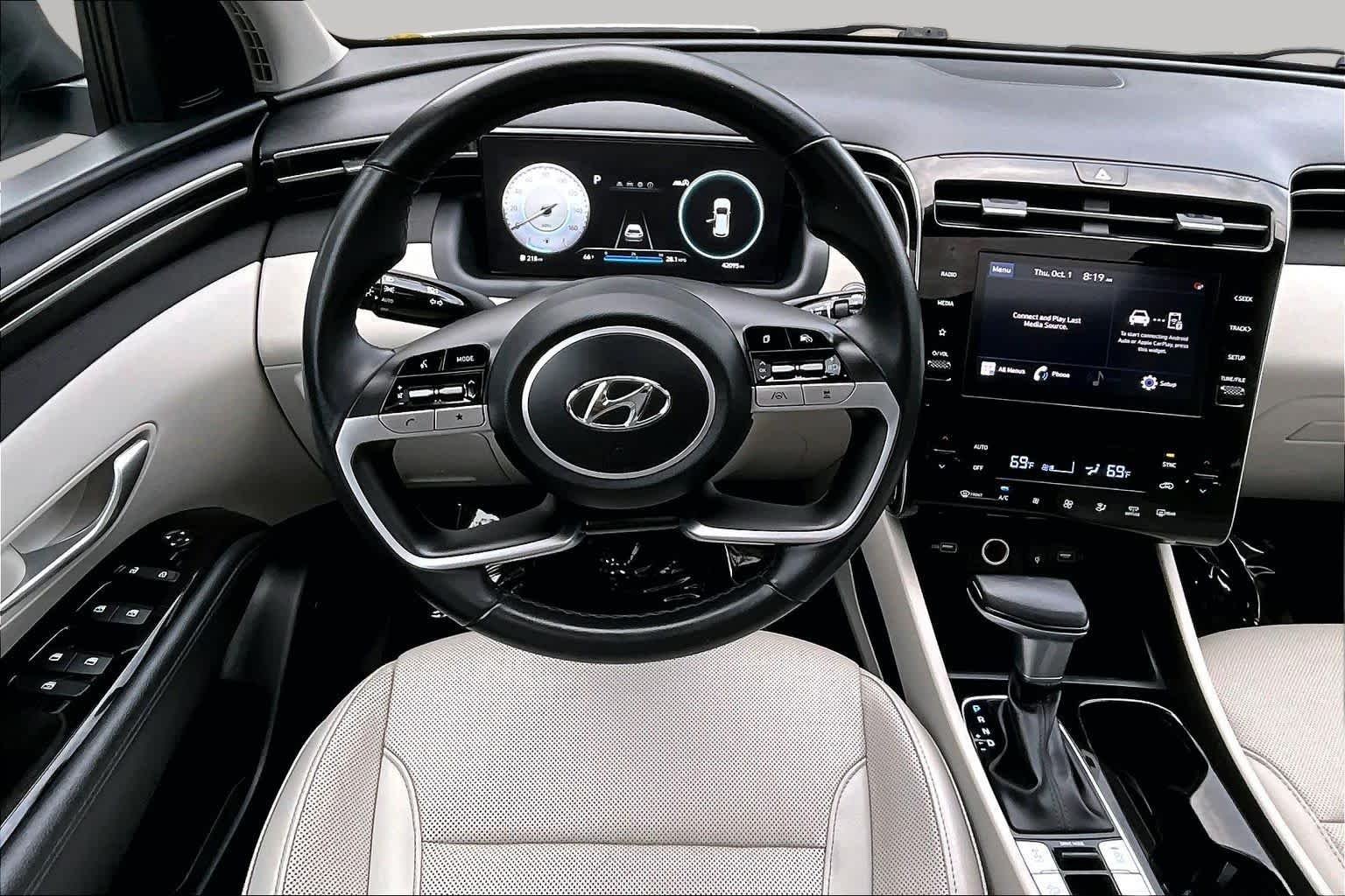 Used 2022 Quartz White Hyundai SEL image 11