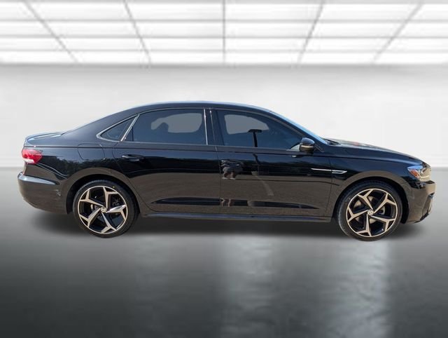 Used 2020  Volkswagen 2.0T R-Line image 31