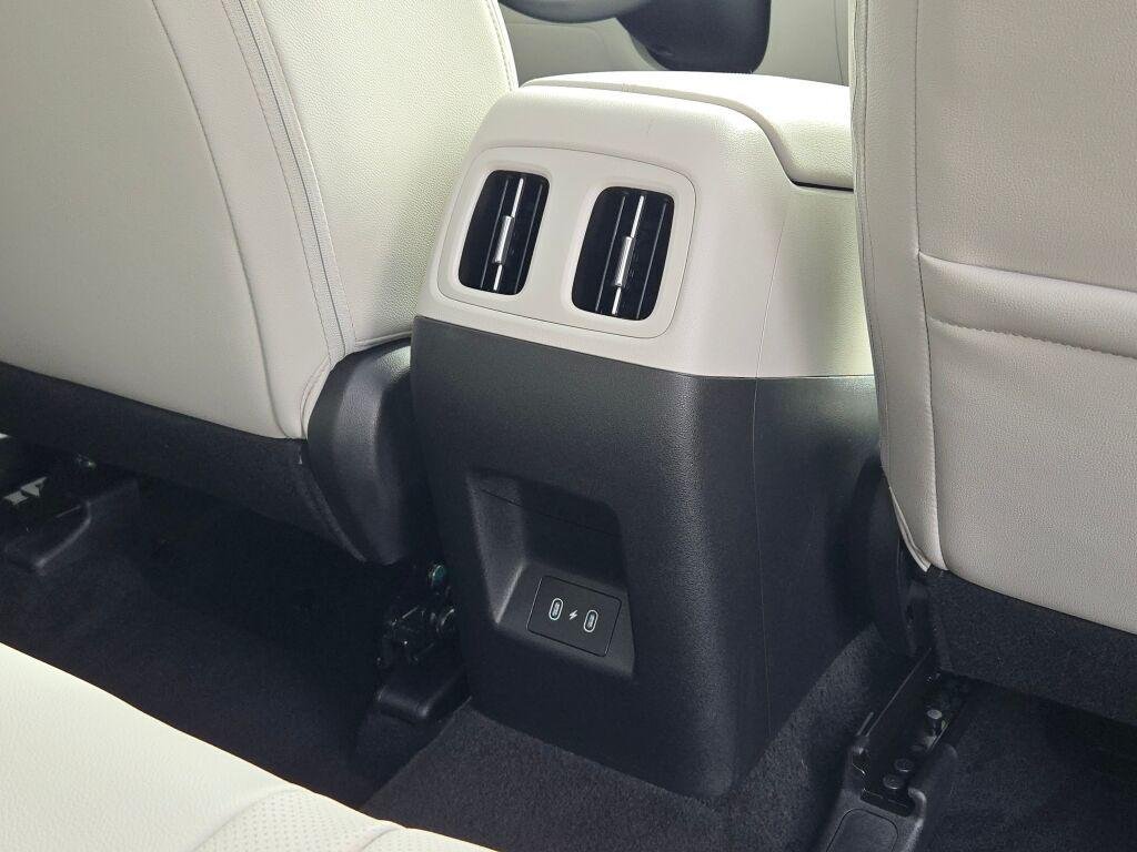 New 2025 Black Hyundai SEL Convenience AWD image 12