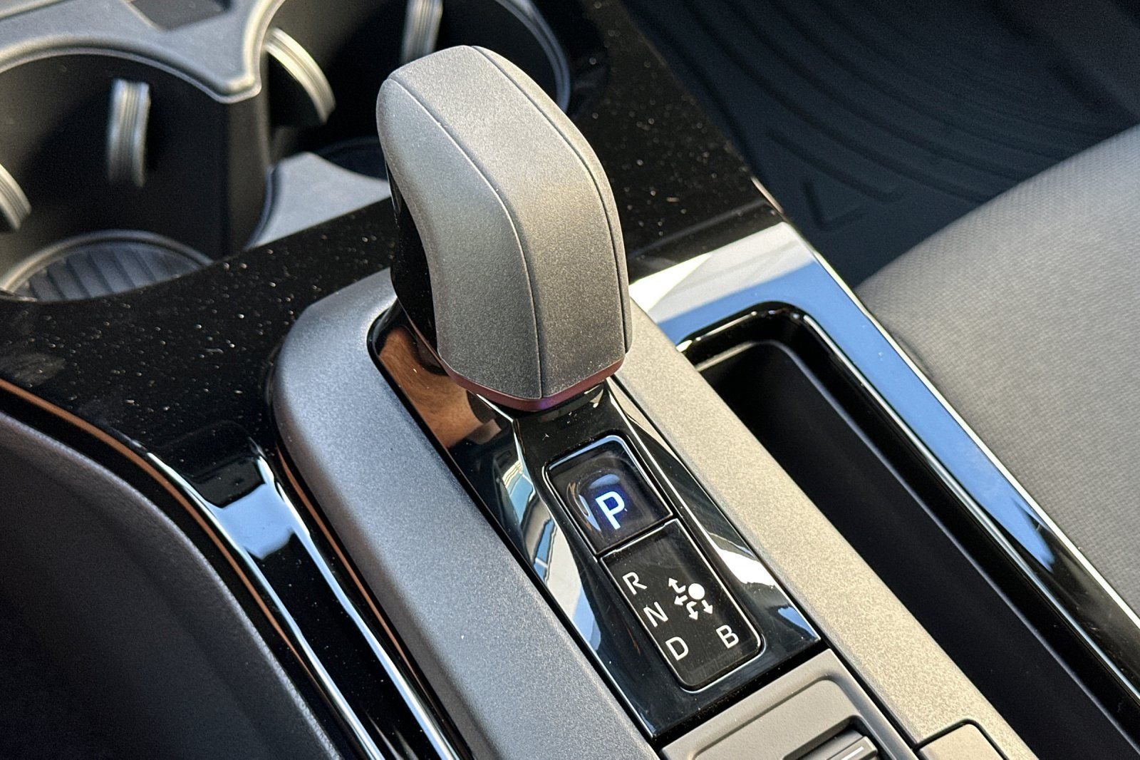 2026 Toyota Prius Plug-in Hybrid SE - Photo 21