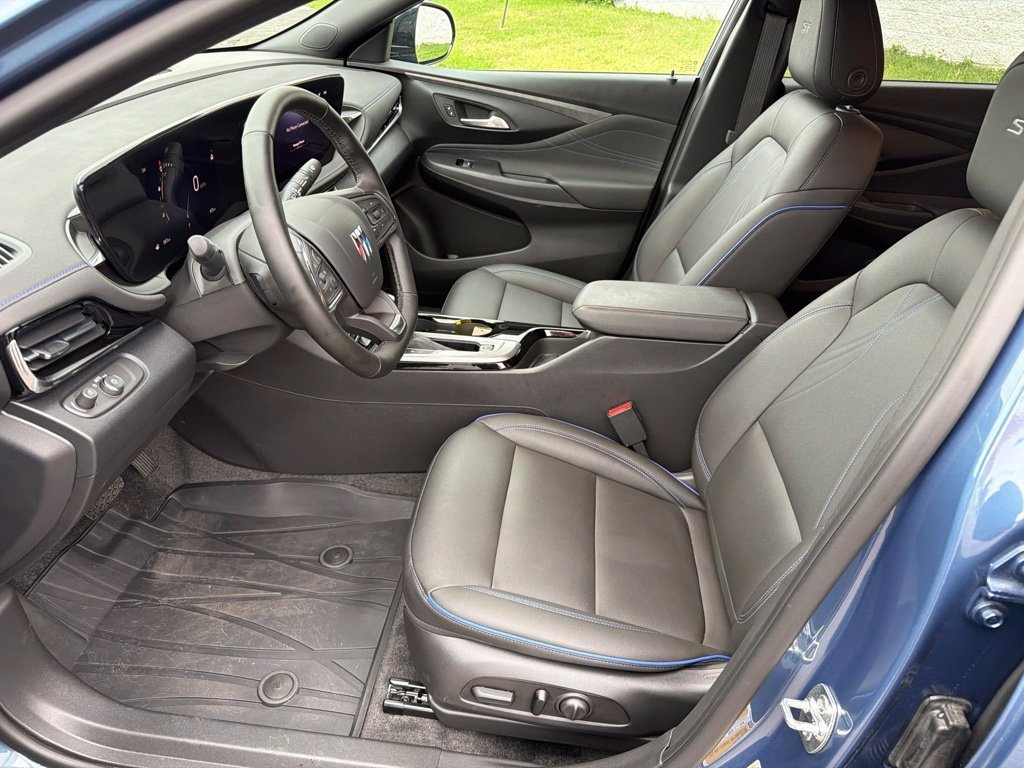 Used 2026 Blue Buick Sport Touring image 20
