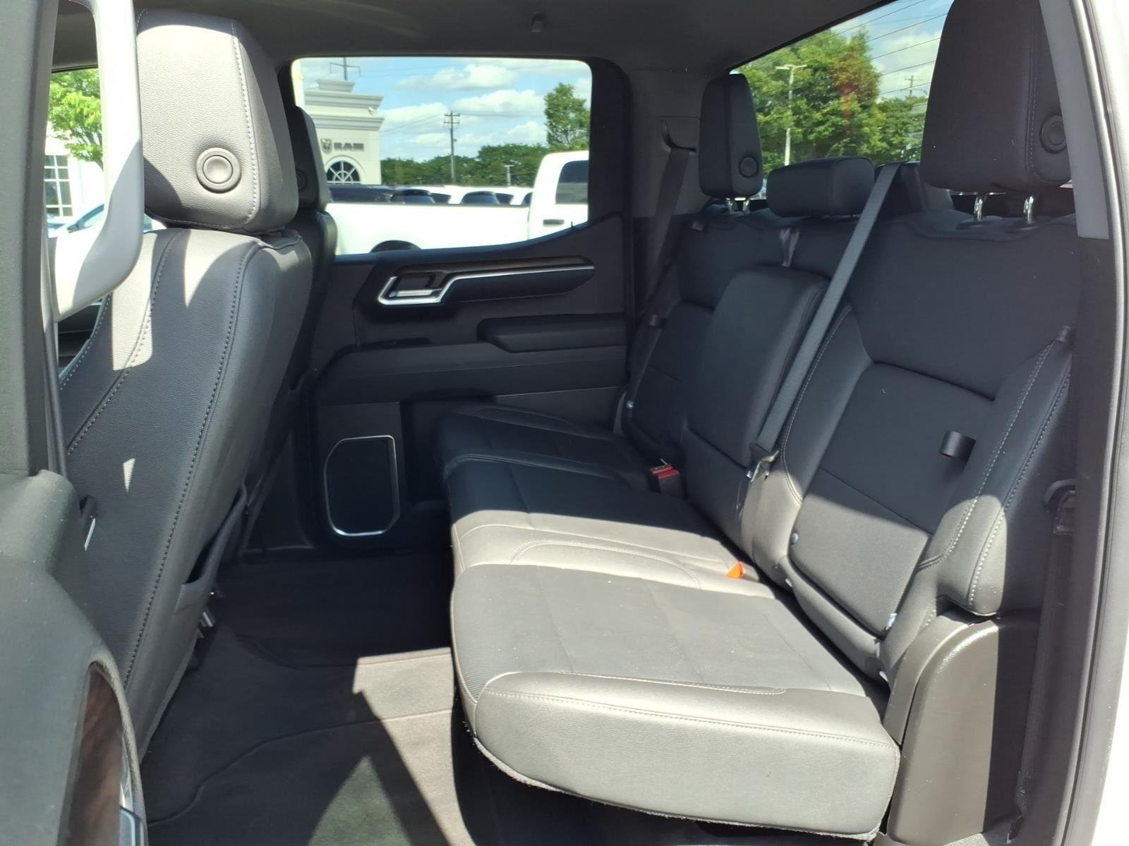 Used 2025 Summit White GMC SLT image 20