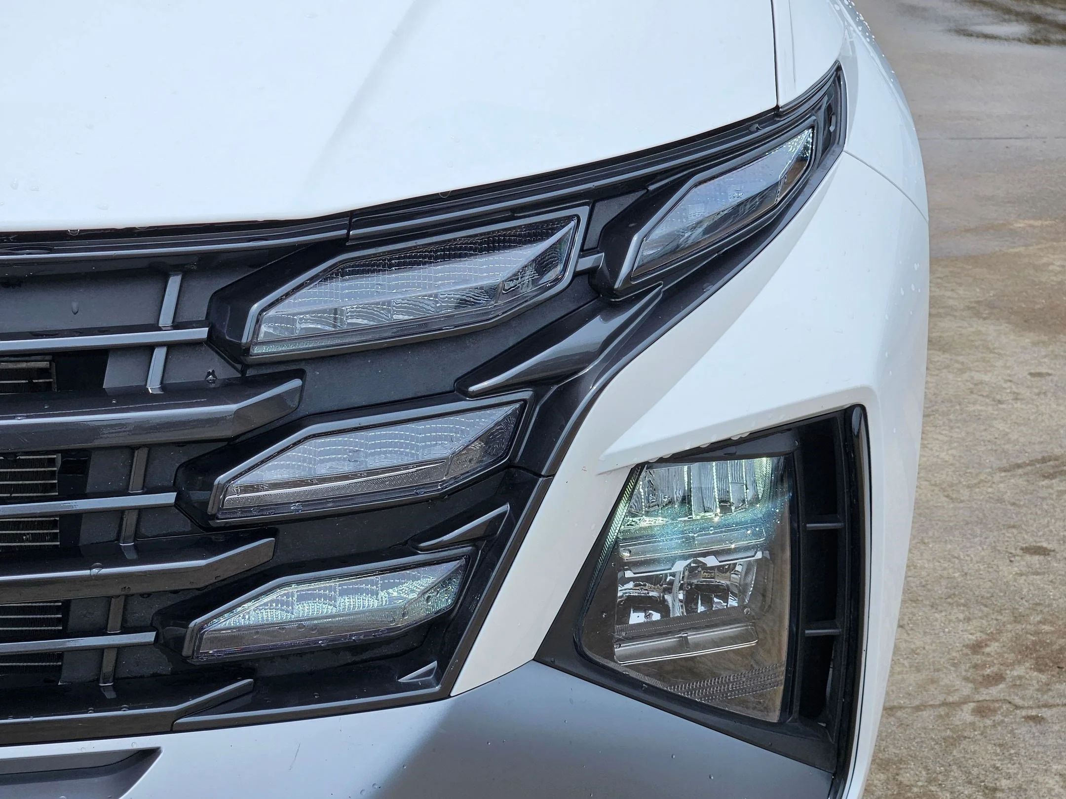 Certified Used 2025 Serenity White Pearl Hyundai SE image 9