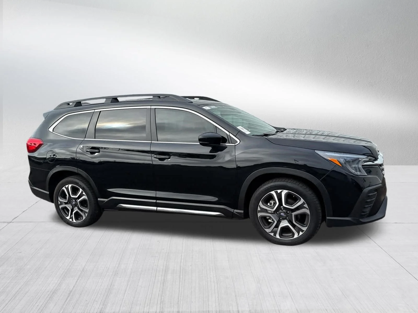 Used 2024 Crystal Black Silica Subaru Limited image 3