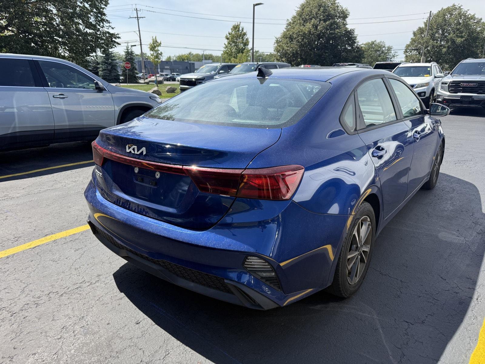 Used 2022 Deep Sea Blue Kia LXS image 4
