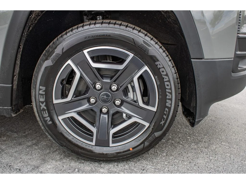 New 2026 Sting-Gray Clearcoat Jeep Laredo image 5