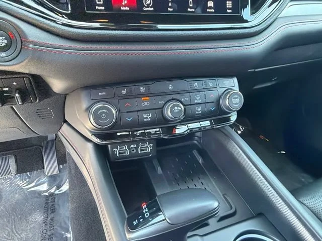Used 2025 White Knuckle Clearcoat Dodge R/T Plus image 28