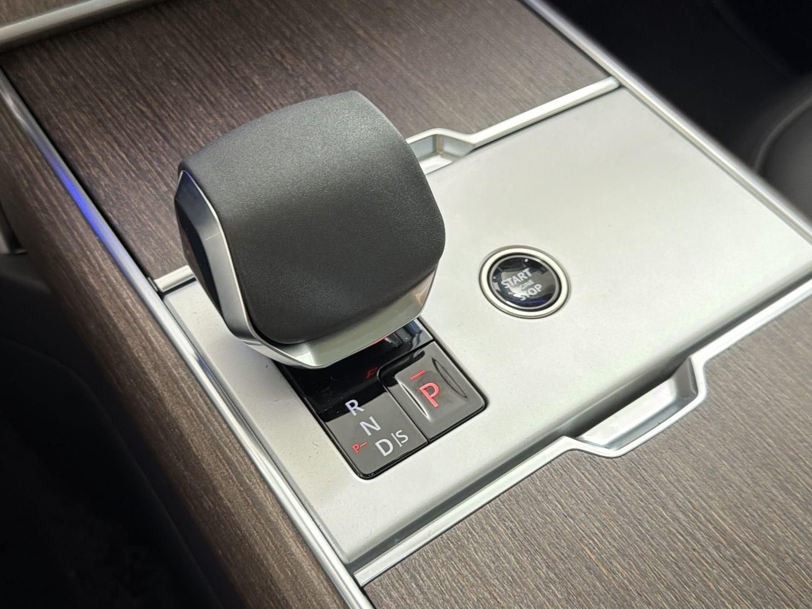 2026 Land Rover Range Rover SE - Photo 16