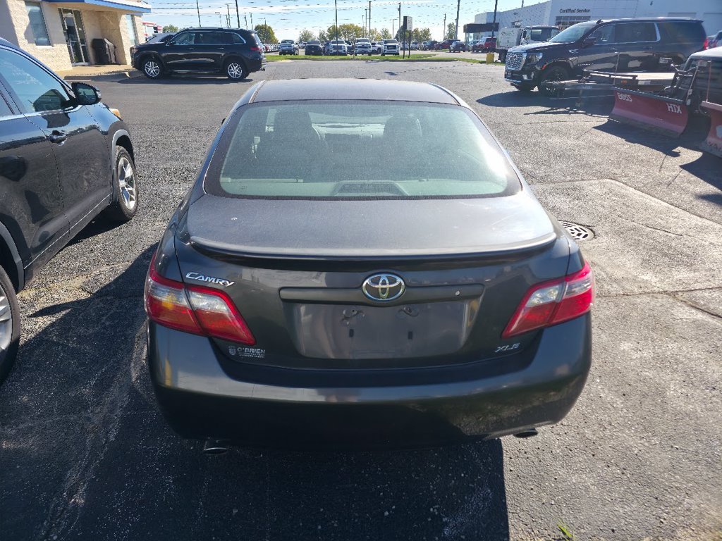 Used 2009 Gray Toyota XLE image 3