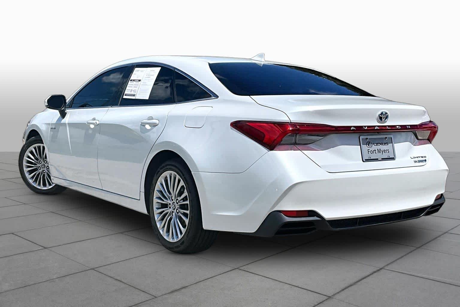 Used 2019 Wind Chill Pearl Toyota Hybrid Limited image 12