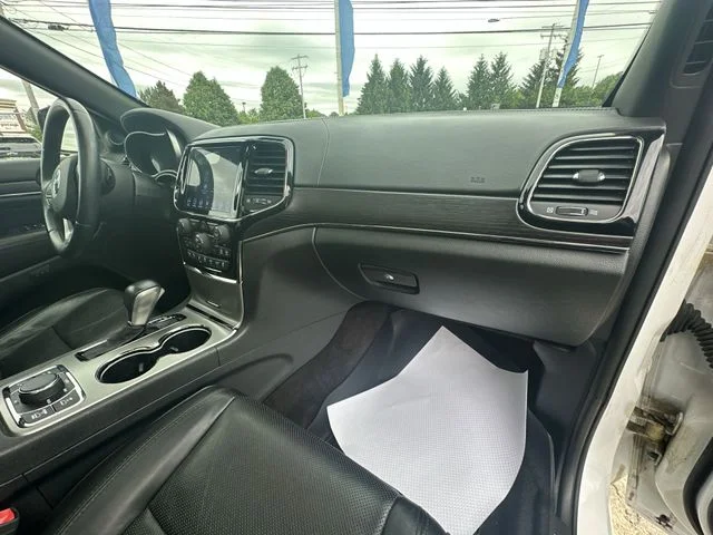 Used 2019 White Jeep Overland image 32