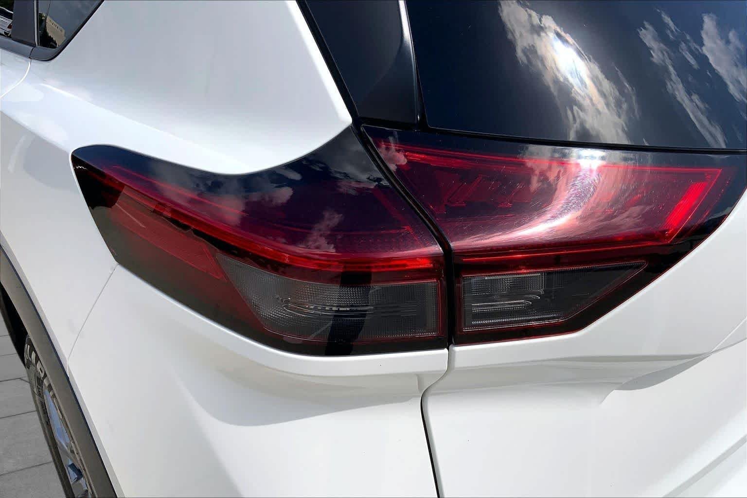 Used 2024 Glacier White Nissan S image 27