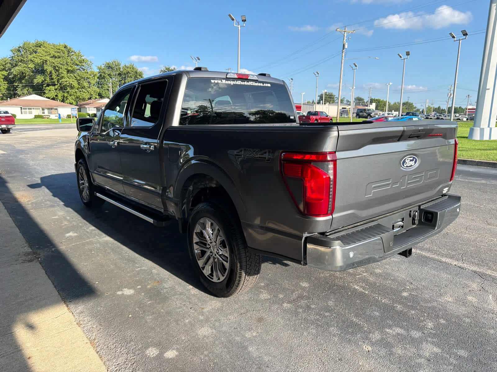 New 2026 Carbonized Gray Metallic Ford XLT image 7