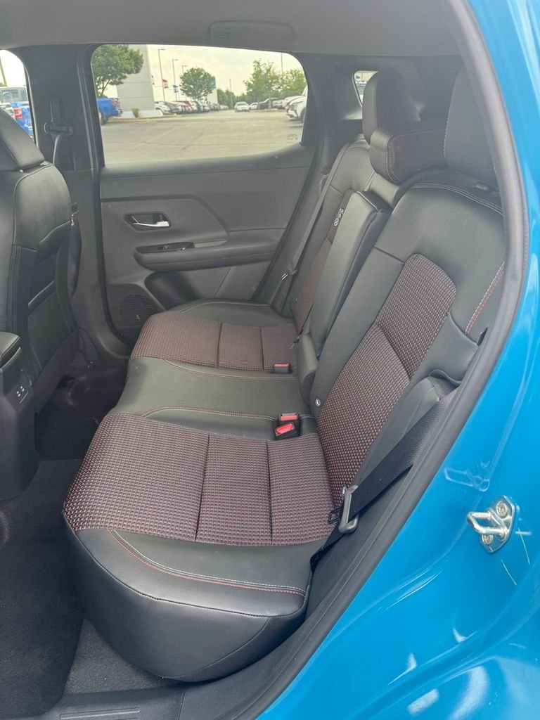 New 2026 Arctic Ice Blue Metallic / Super Black Two-tone Nissan SR image 14