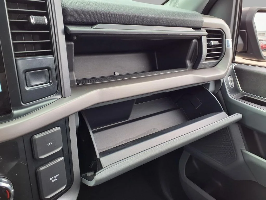 Used 2024 Gray Ford XLT image 11