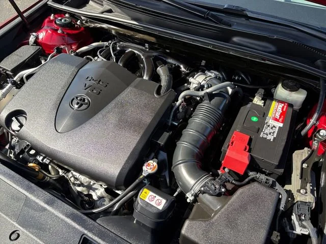 Certified Used 2018 Red Metallic Toyota XLE V6 image 9