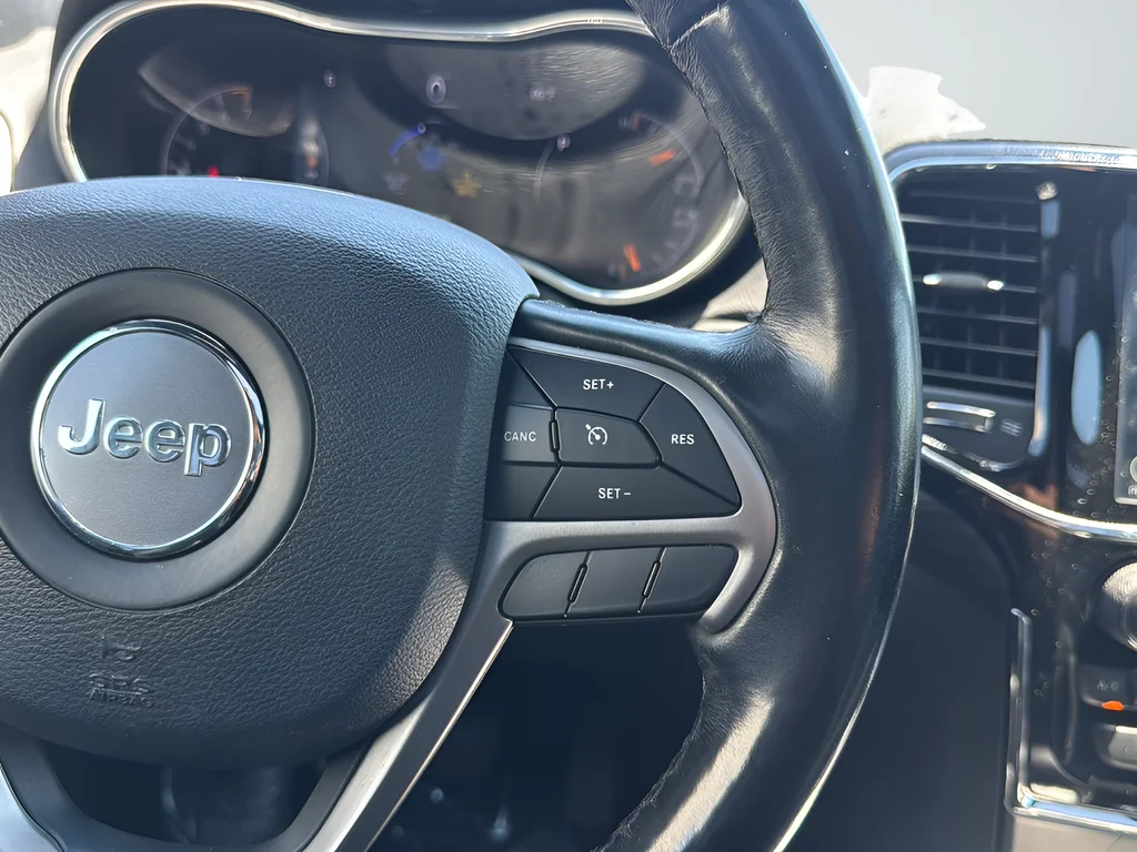 Used 2021 Gray Jeep Laredo X image 17