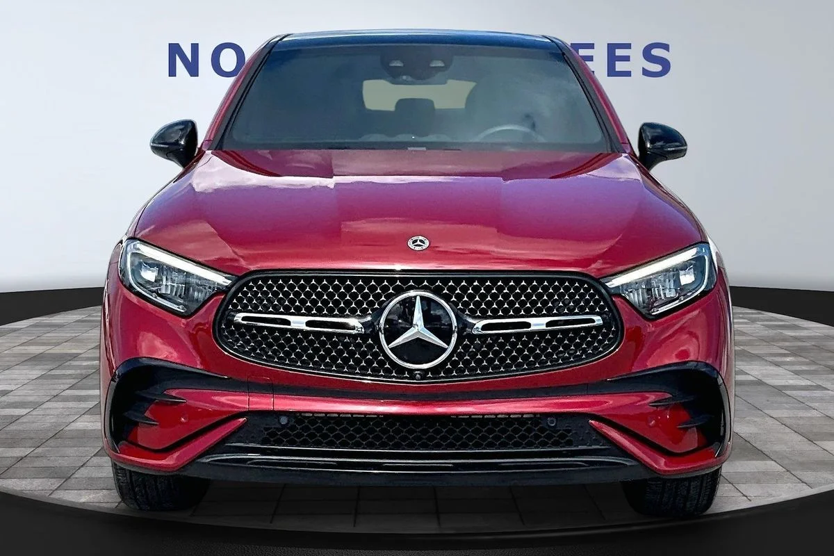 Used 2024  Mercedes-Benz 4MATIC® Coupe image 2