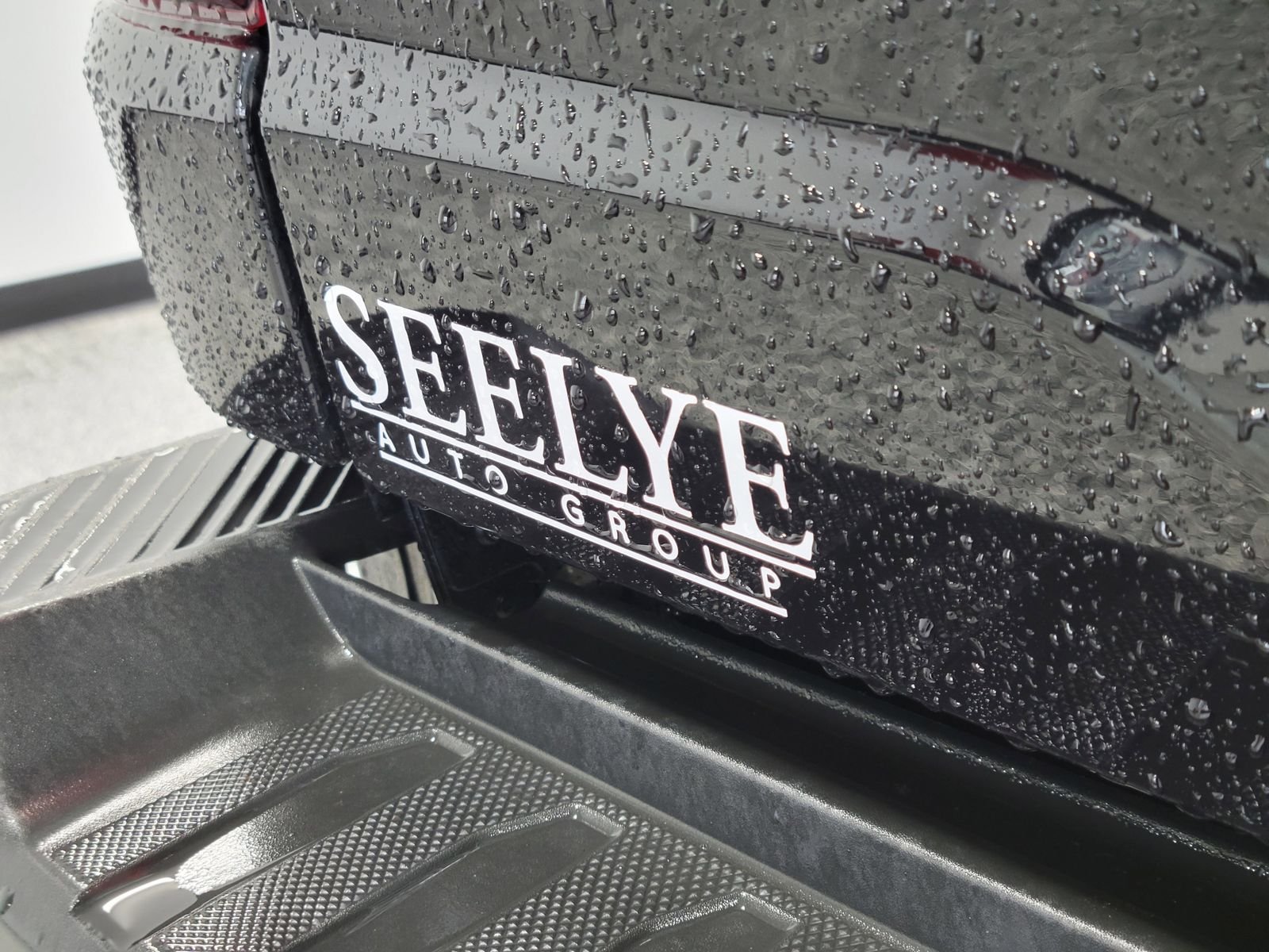 Used 2023 Black Ford XLT image 25