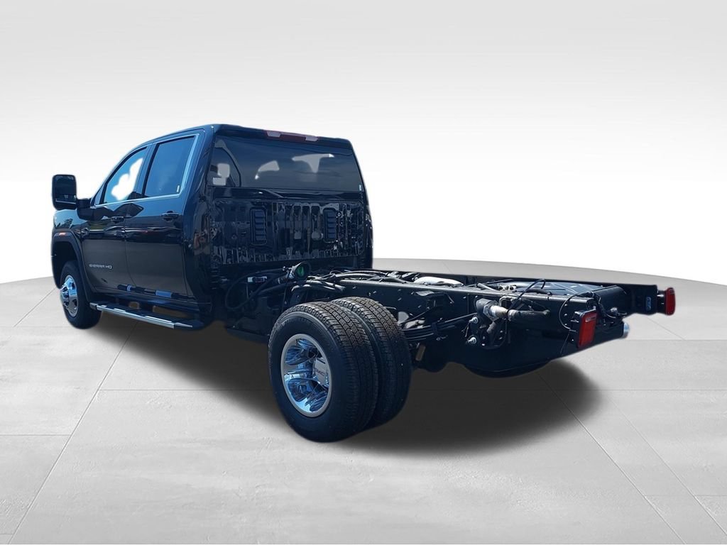New 2026 Onyx Black GMC SLE image 6
