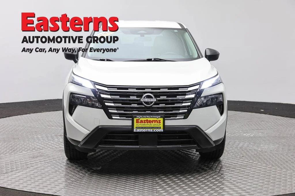 Used 2024 White Nissan S image 2