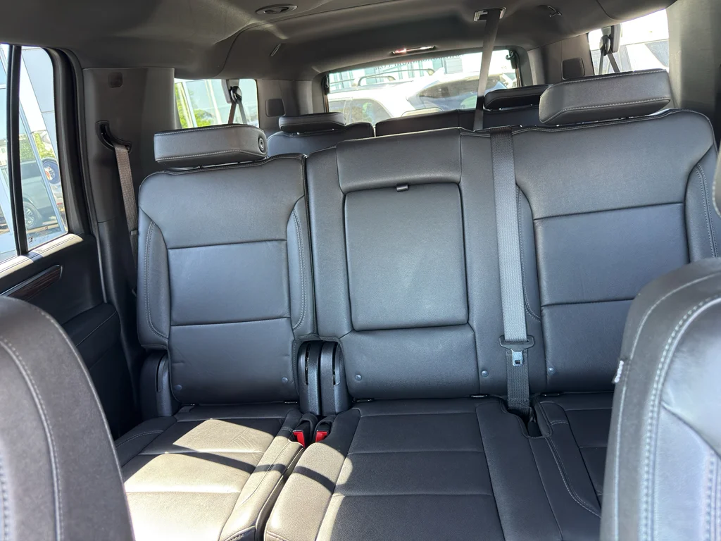Used 2025 Gray Chevrolet Z71 image 30