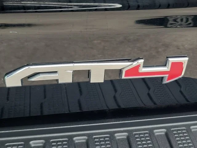 Used 2022 Onyx Black GMC AT4 image 31