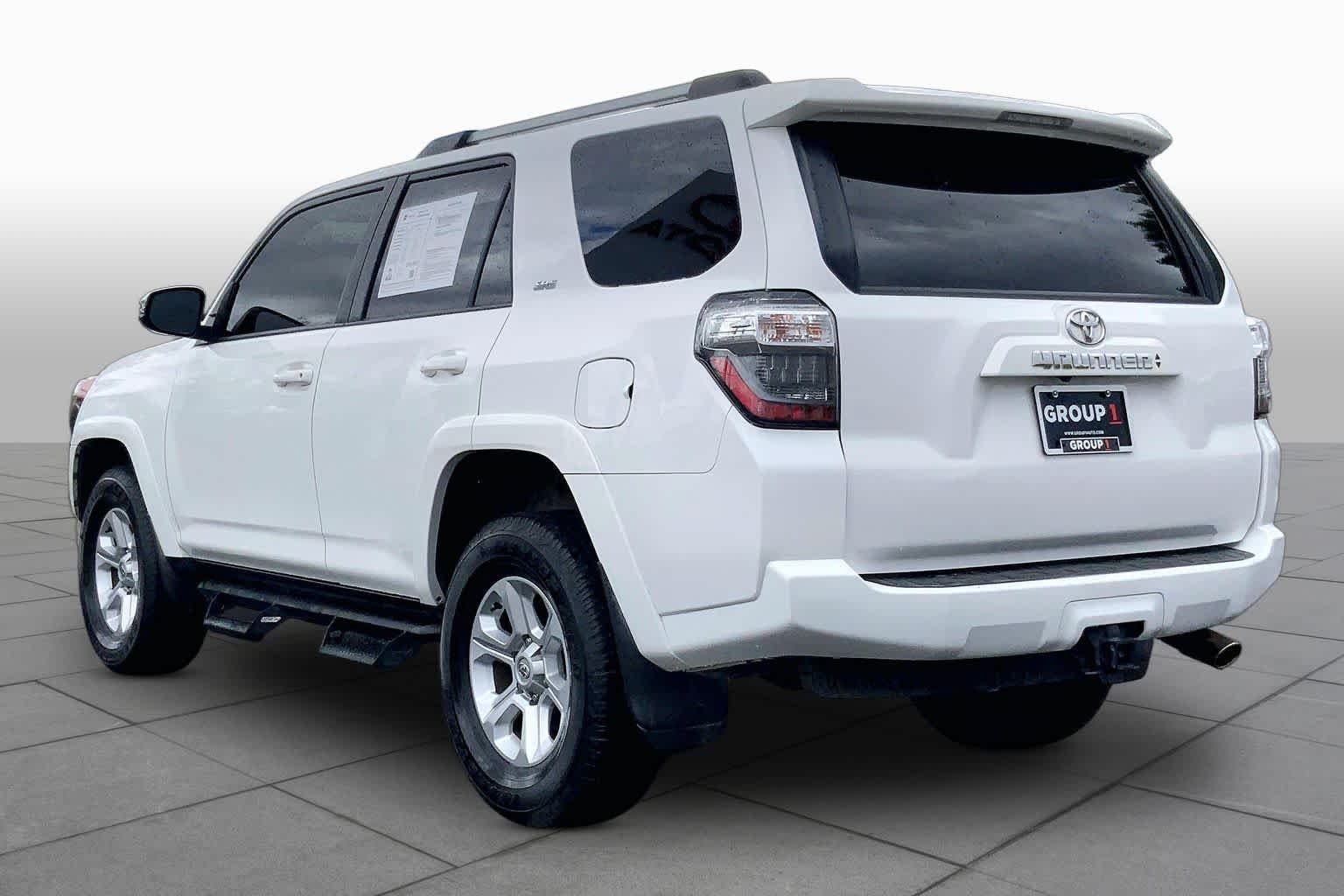 Used 2022 White Toyota SR5 Premium image 12
