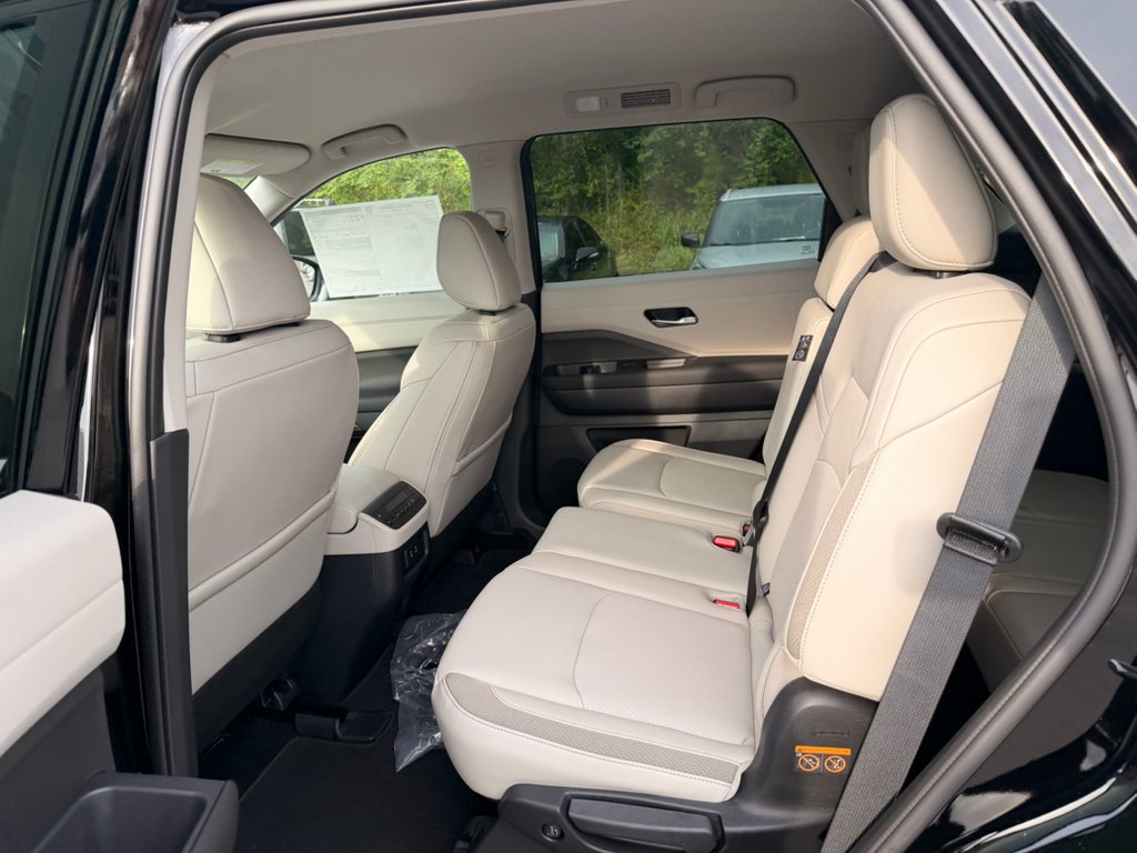 2026 Nissan Pathfinder SL - Photo 7
