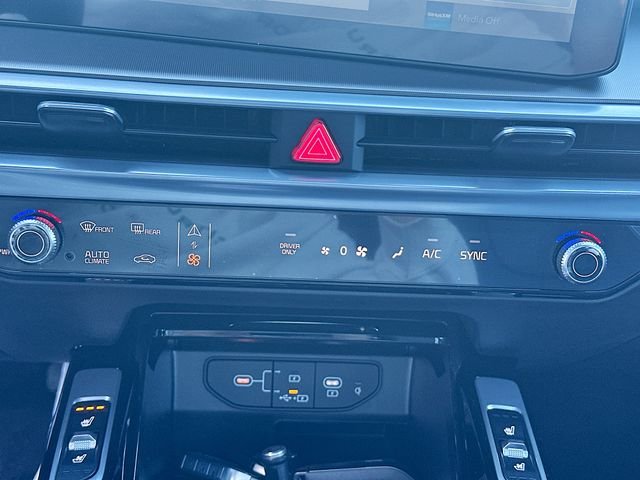 Used 2025 Mineral Blue Kia SX Prestige image 16