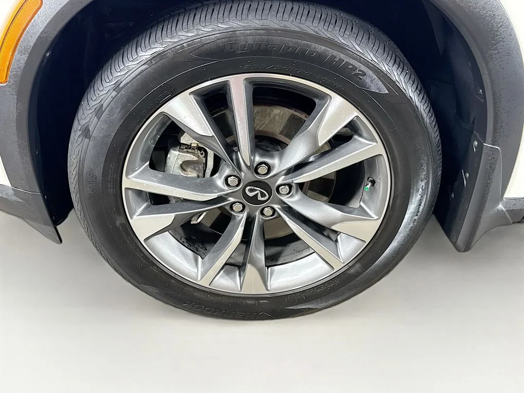 Certified Used 2025 White INFINITI LUXE image 45
