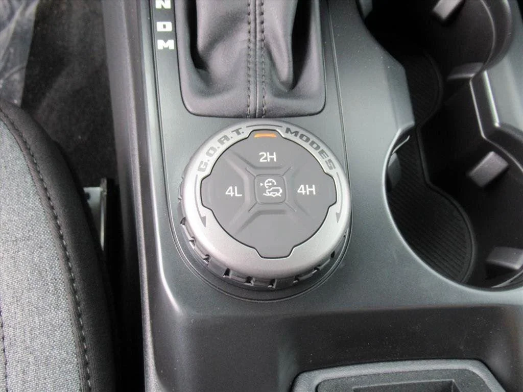 2025 Ford Bronco 4-Door Base - Photo 24