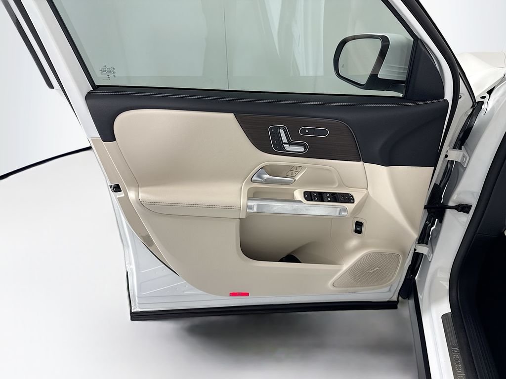 Certified Used 2026 Polar White Mercedes-Benz GLB 250 image 24