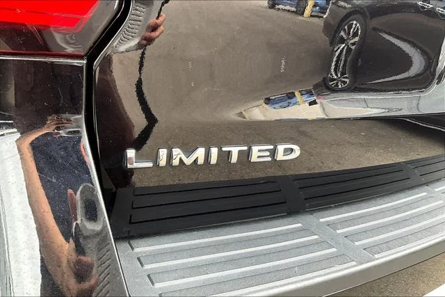 Used 2024 Black Ford Limited image 25