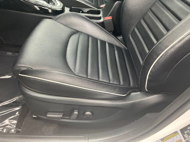 Used 2024 Snow White Pearl Kia GT-Line image 14