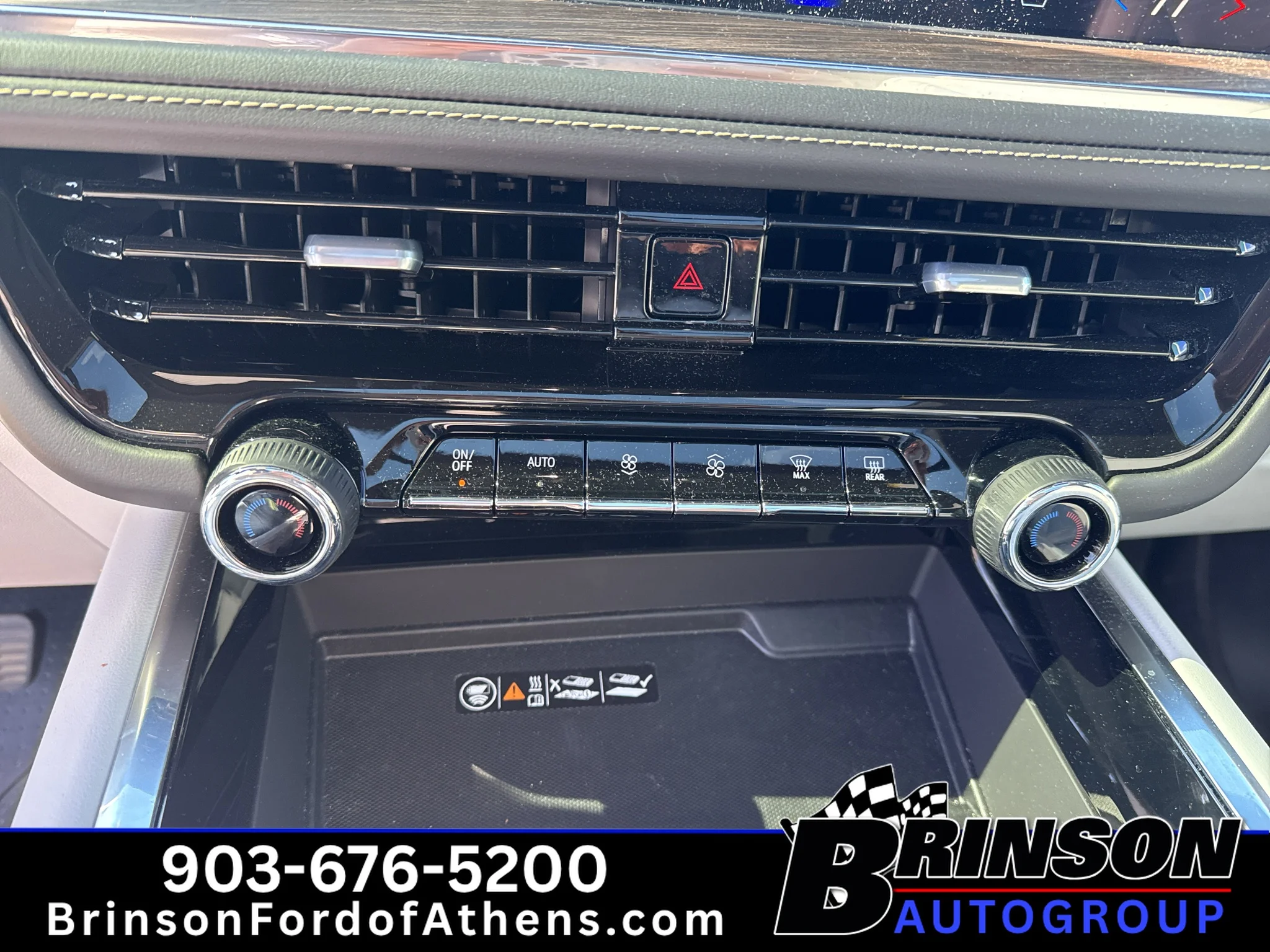Used 2025 Iridescent Pearl Tricoat Chevrolet Premier image 29