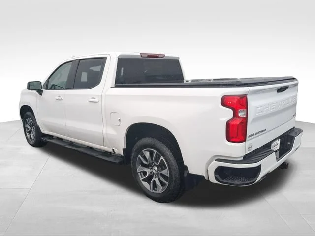 Used 2022 Summit White Chevrolet RST image 3