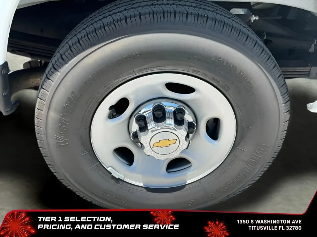 Used 2025 Summit White Chevrolet 1LT image 37